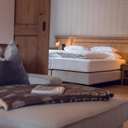 ホテル Alpine Hideaway Zillertalerhof マイヤーホーフェン