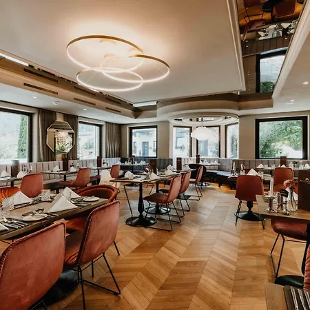 호텔 Alpine Hideaway Zillertalerhof