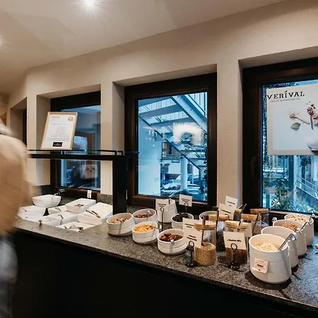 호텔 Alpine Hideaway Zillertalerhof 4*