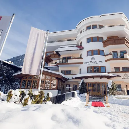 Готель Alpine Hideaway Zillertalerhof 4*