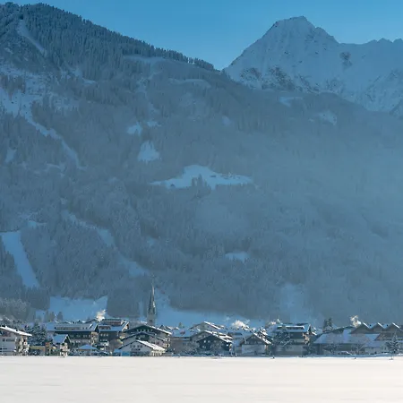 Alpine Hideaway Zillertalerhof - 4 Sterne Superior 4*