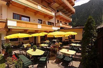 Alpine Hideaway Zillertalerhof Hotel 4*