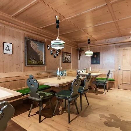 Готель Alpine Hideaway Zillertalerhof Майргофен