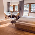 Hotel Alpine Hideaway Zillertalerhof 4*