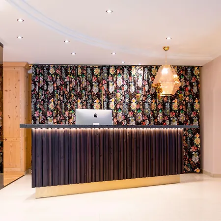 Alpine Hideaway Zillertalerhof 迈尔霍芬